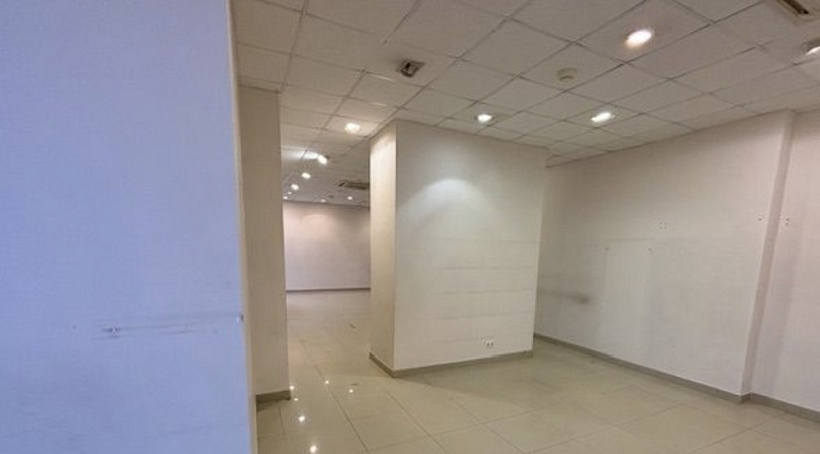 Аренда торгового помещения Жилое здание 