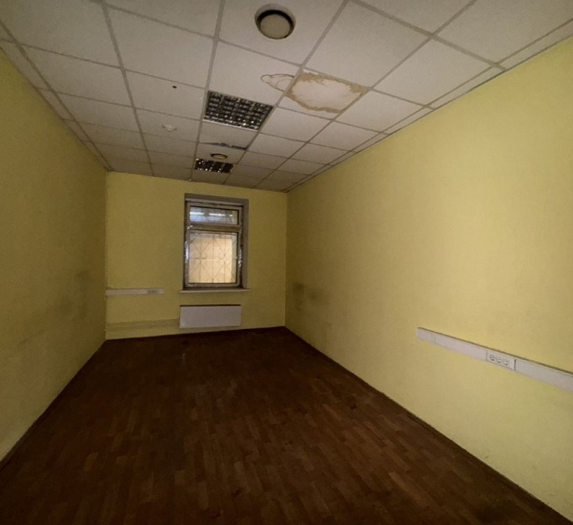 Аренда торгового помещения Жилое здание 