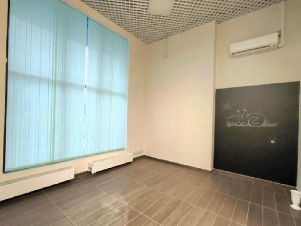 Аренда торгового помещения Жилое здание 