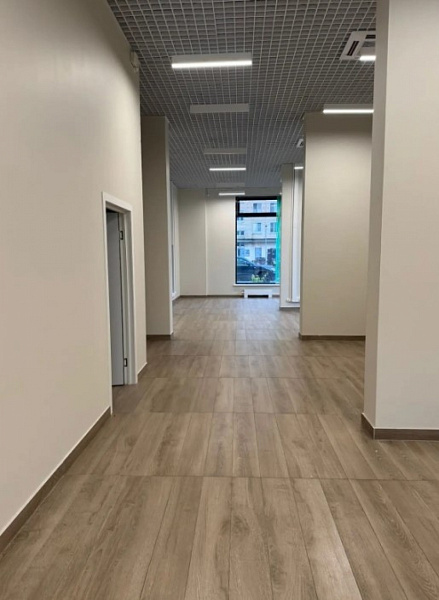 Продажа торгового помещения Жилое здание 