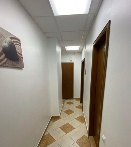 Аренда торгового помещения Жилое здание 