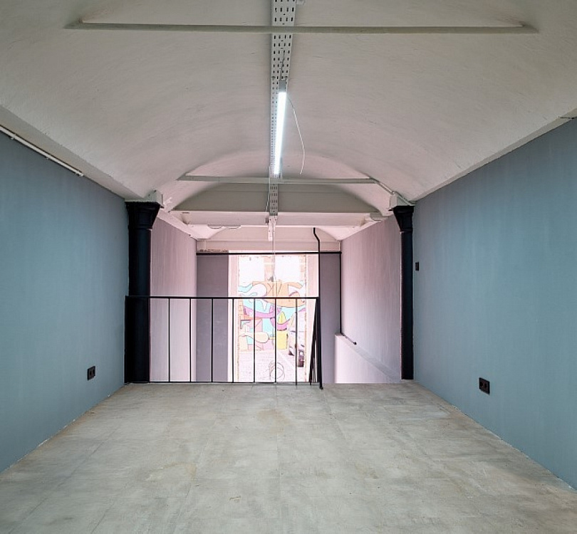 Продажа торгового помещения Бизнес-центр 