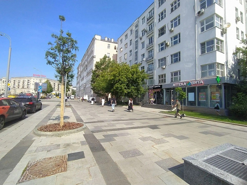 Аренда торгового помещения Жилое здание на Садовом