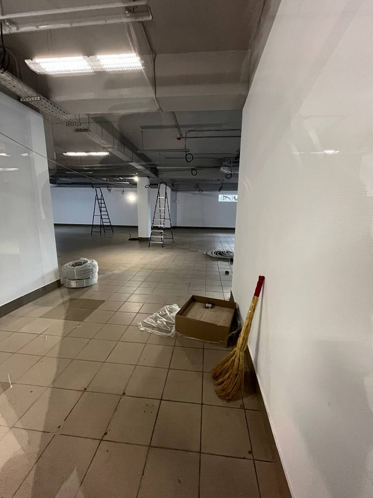 Аренда торгового помещения Жилое здание 