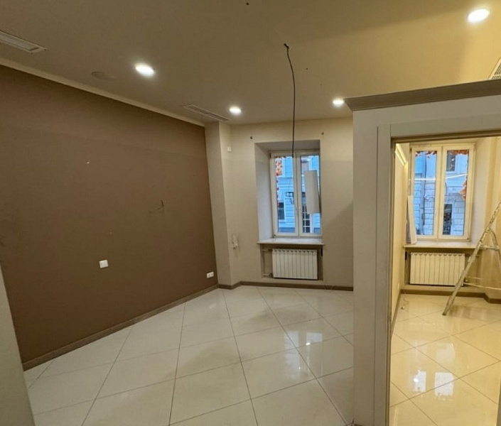 Аренда торгового помещения Административное здание 