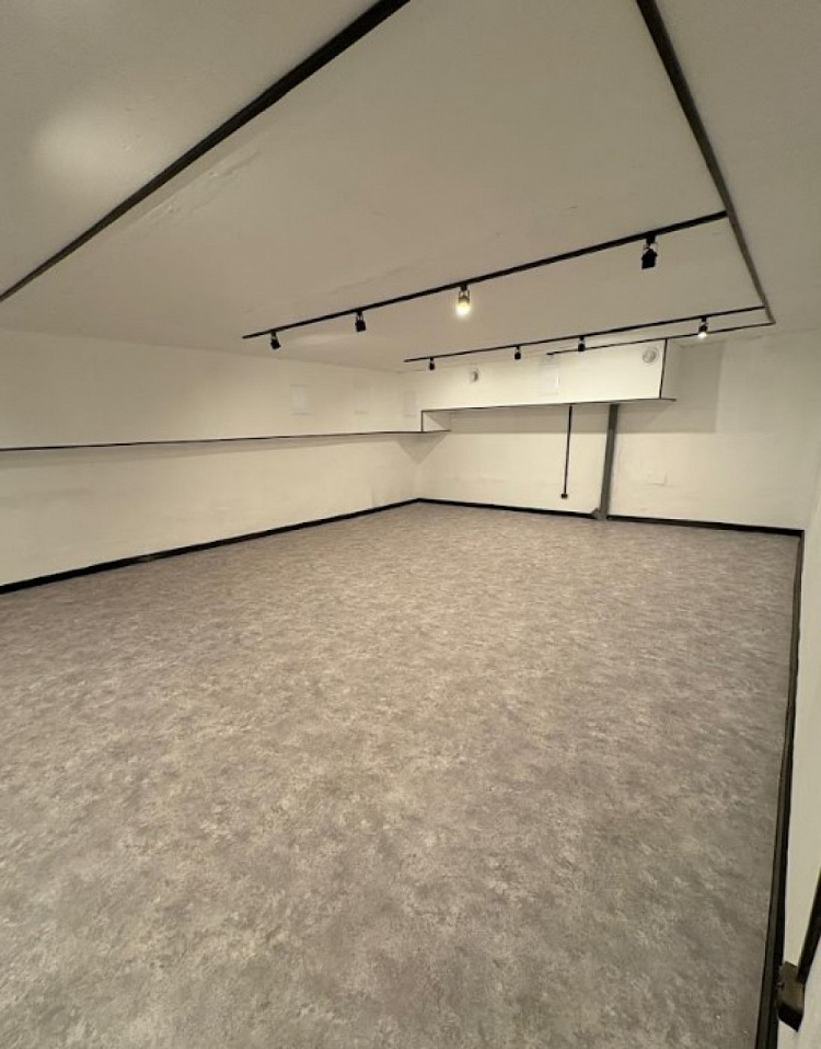 Аренда торгового помещения Жилое здание 