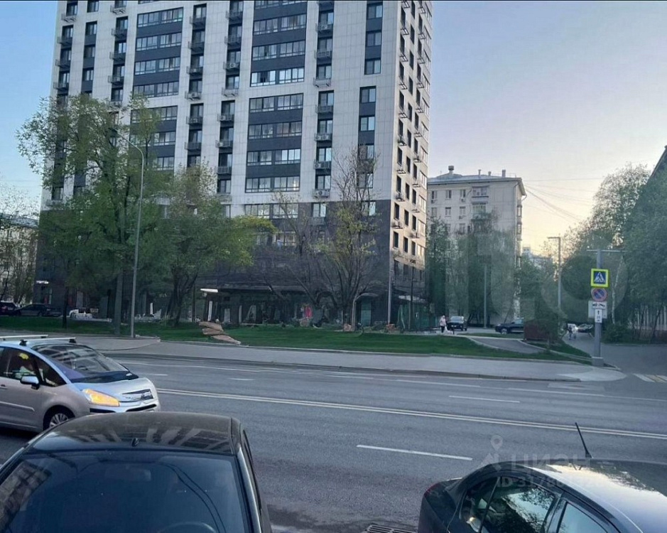 Аренда торгового помещения Жилое здание