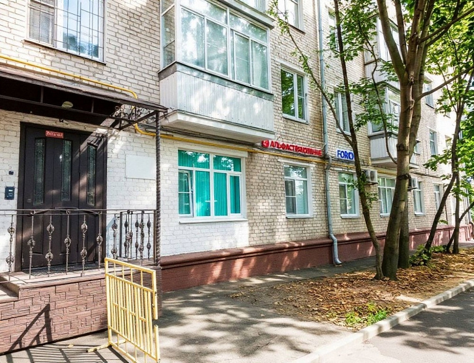 Продажа торгового помещения Жилое здание 