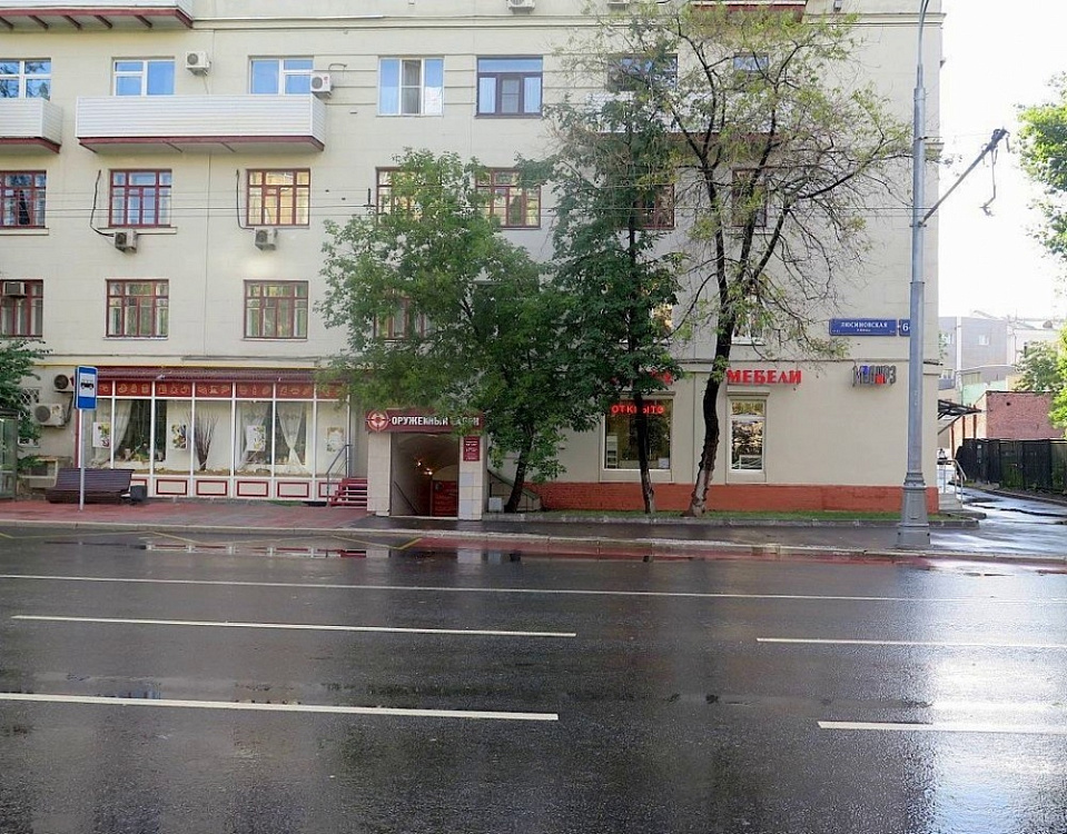 Продажа торгового помещения Жилое здание 