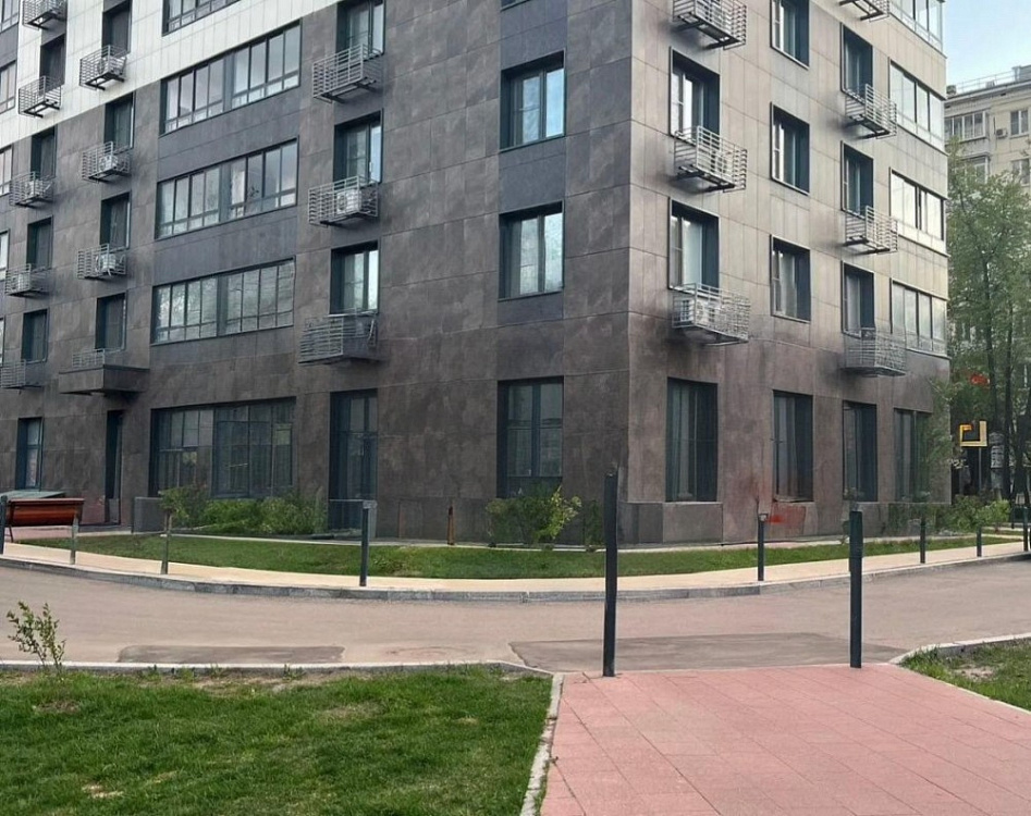 Аренда торгового помещения Жилое здание 