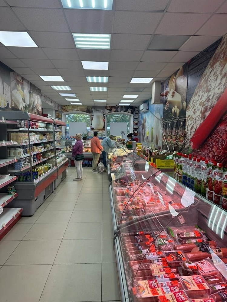 Аренда торгового помещения Жилое здание 