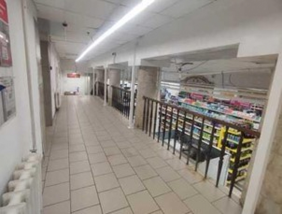 Аренда торгового помещения Жилое здание 