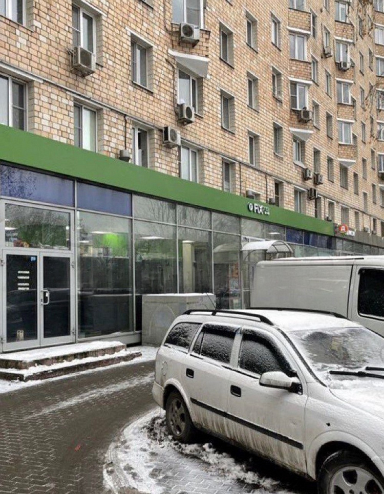 Продажа торгового помещения Жилое здание 