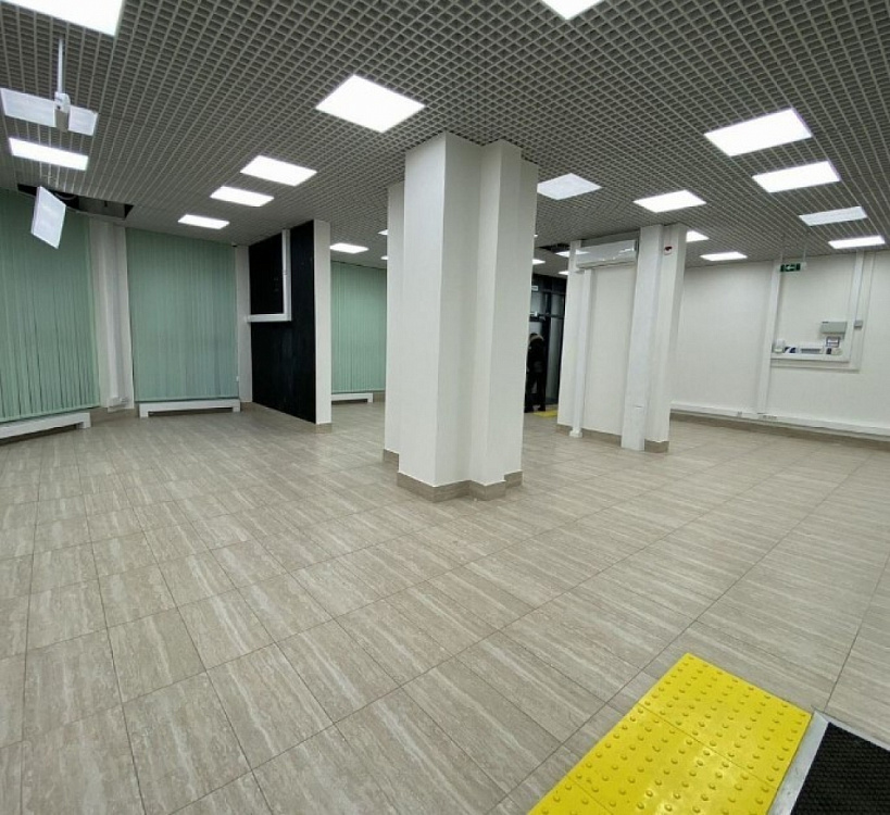 Аренда торгового помещения Жилое здание