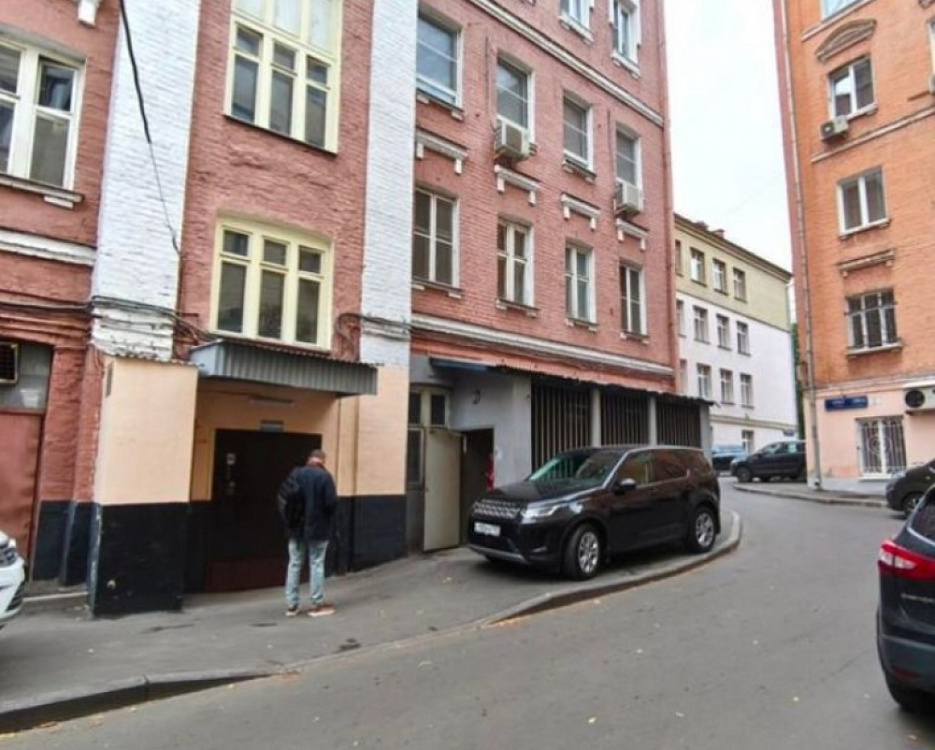 Аренда торгового помещения Жилое здание 