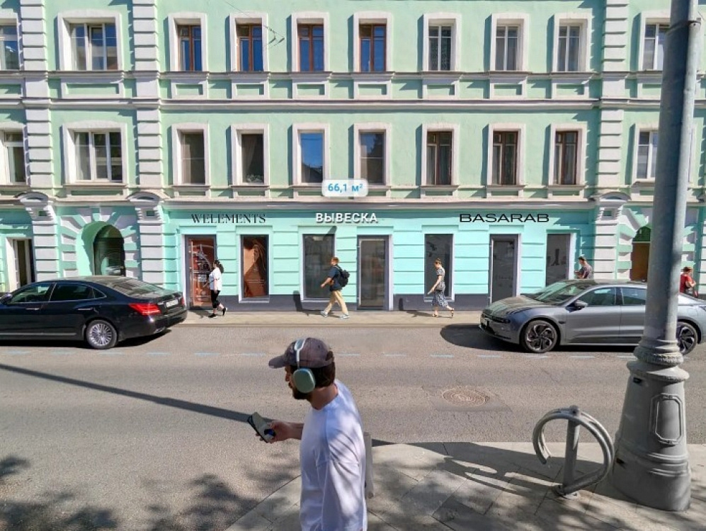 Аренда торгового помещения Жилое здание 