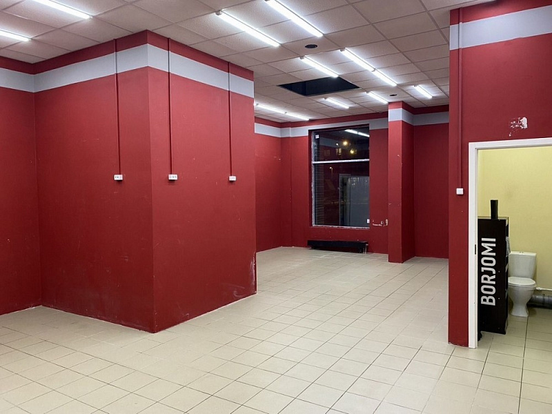 Аренда торгового помещения Жилое здание 