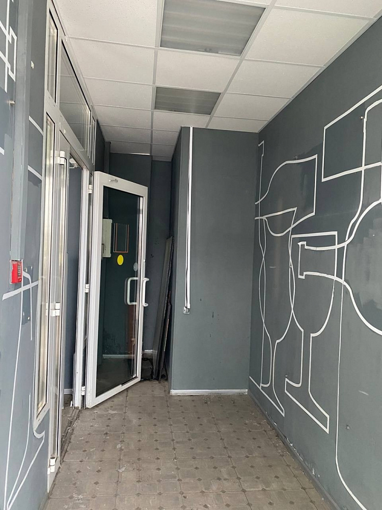 Аренда торгового помещения Жилое здание 