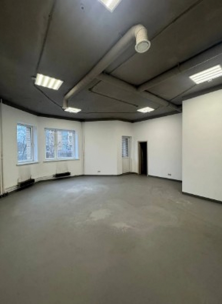 Аренда торгового помещения Жилое здание 