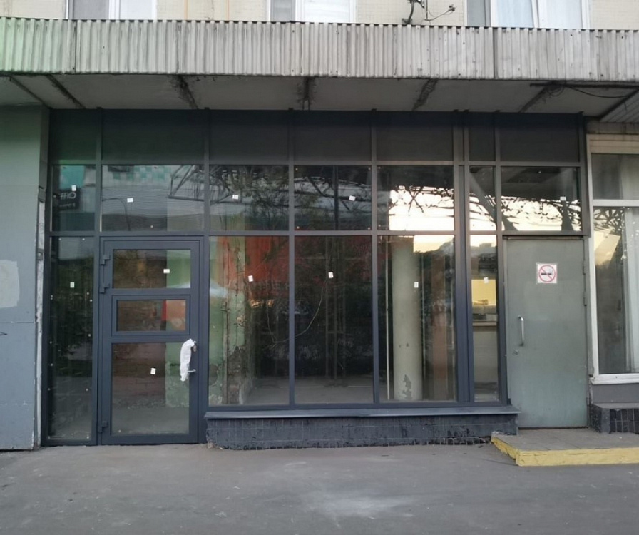 Аренда торгового помещения Жилое здание 