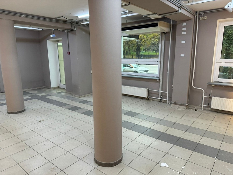 Аренда торгового помещения Жилое здание 