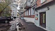 Продажа торгового помещения Жилое здание 
