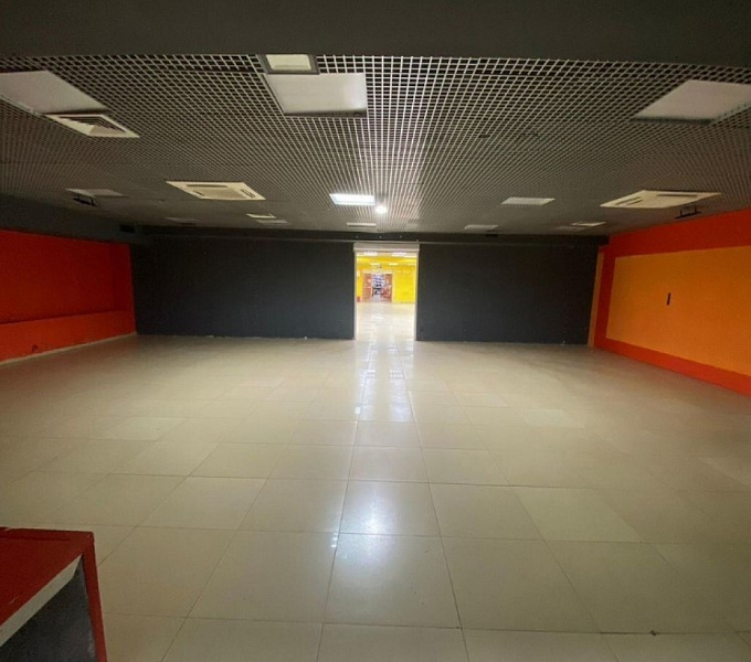 Аренда торгового помещения Жилое здание 