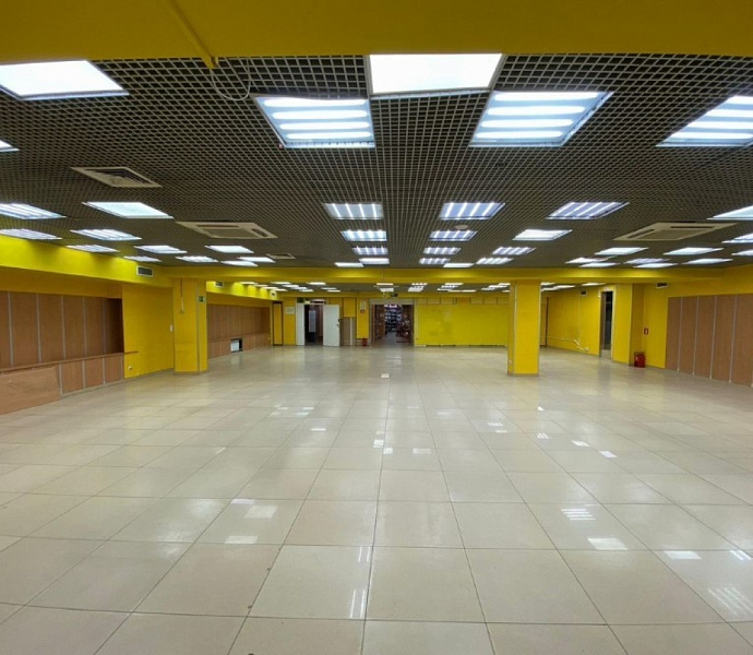 Аренда торгового помещения Жилое здание 