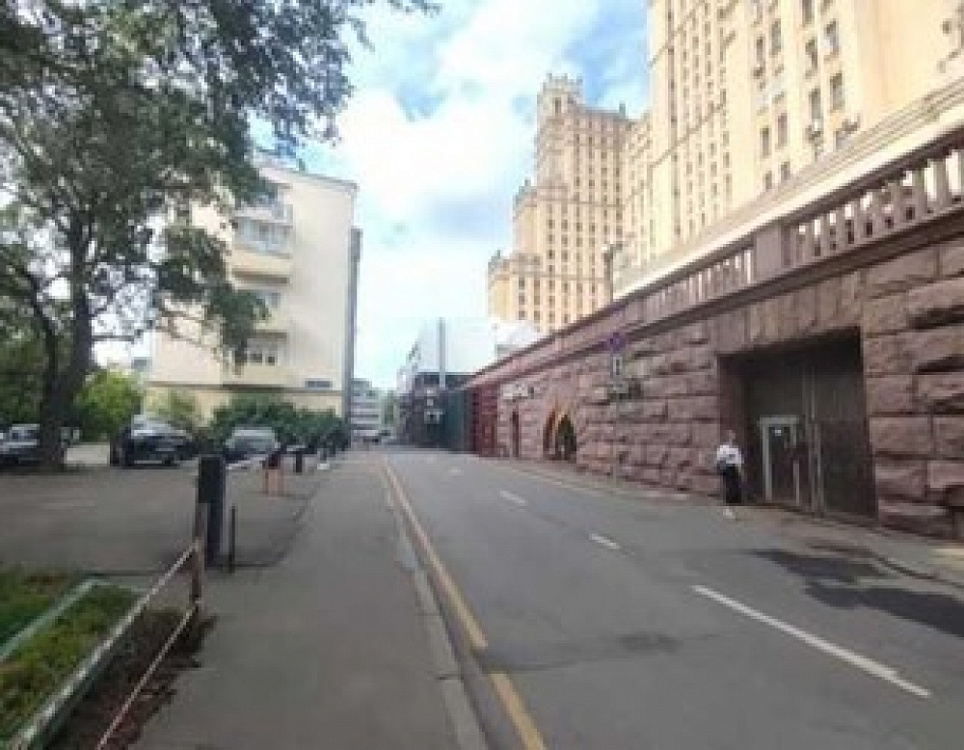 Аренда торгового помещения Жилое здание 