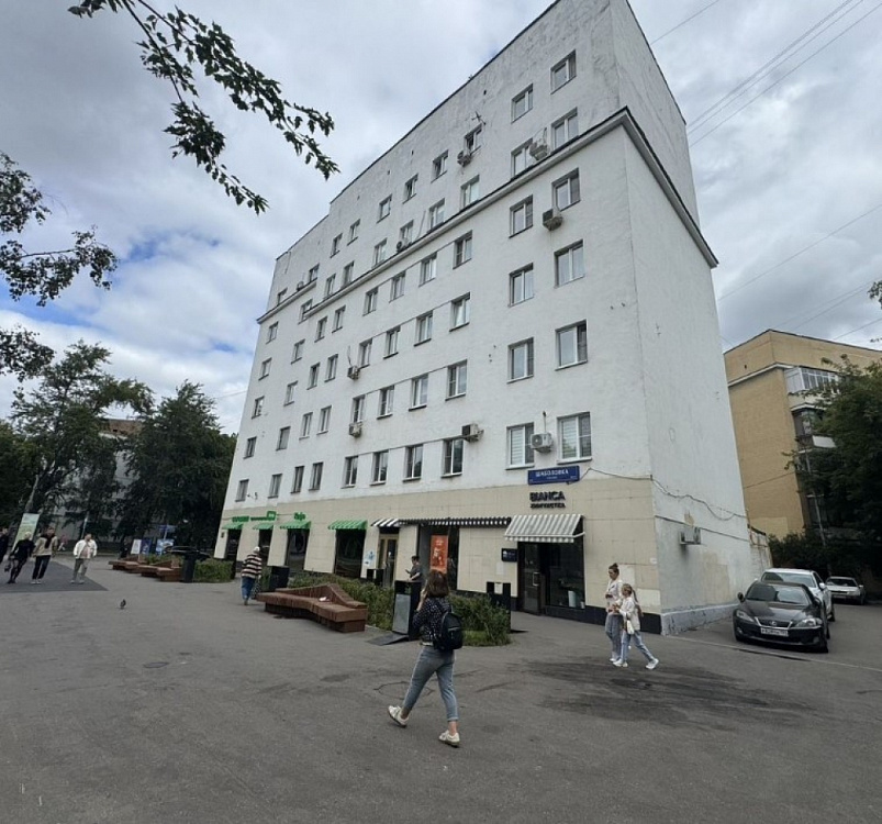 Продажа торгового помещения Жилое здание 