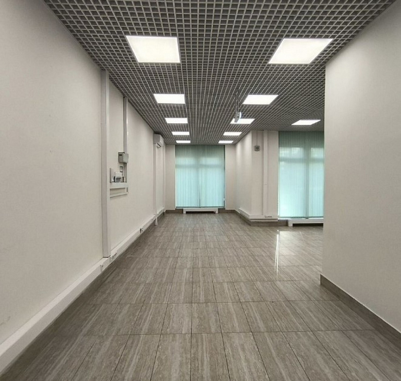 Аренда торгового помещения Жилое здание 