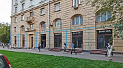 Продажа торгового помещения Жилое здание 