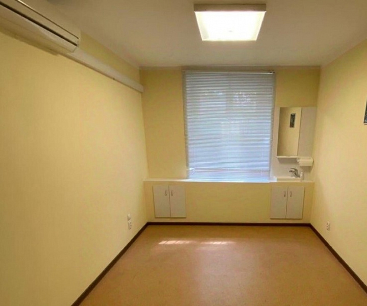 Аренда торгового помещения Жилое здание 