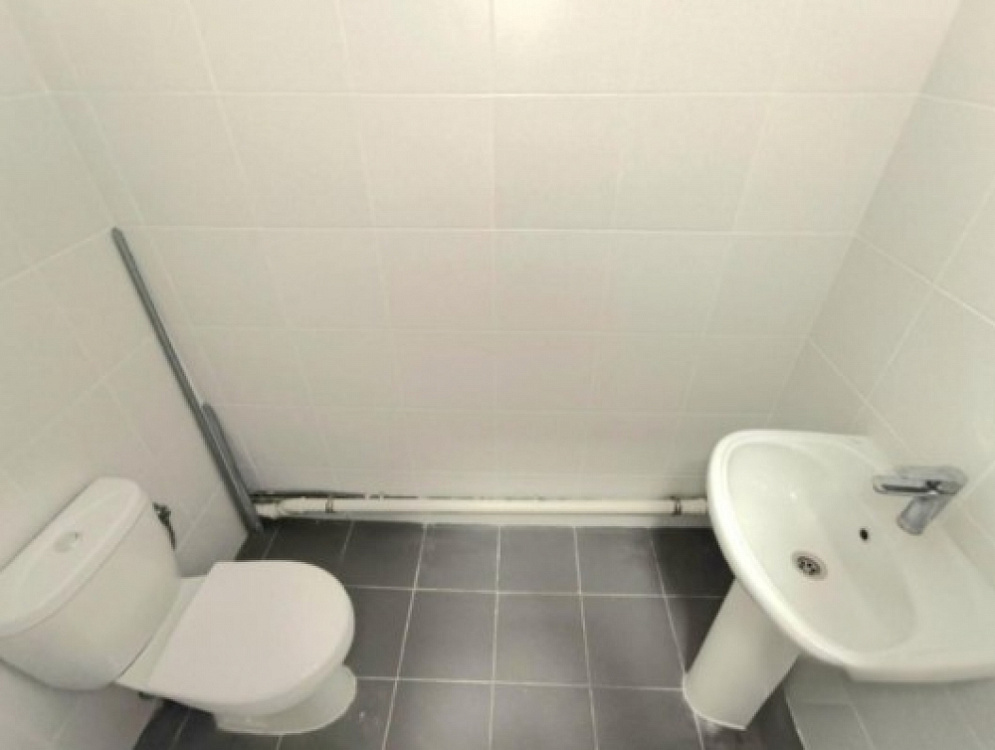 Аренда торгового помещения Жилое здание 