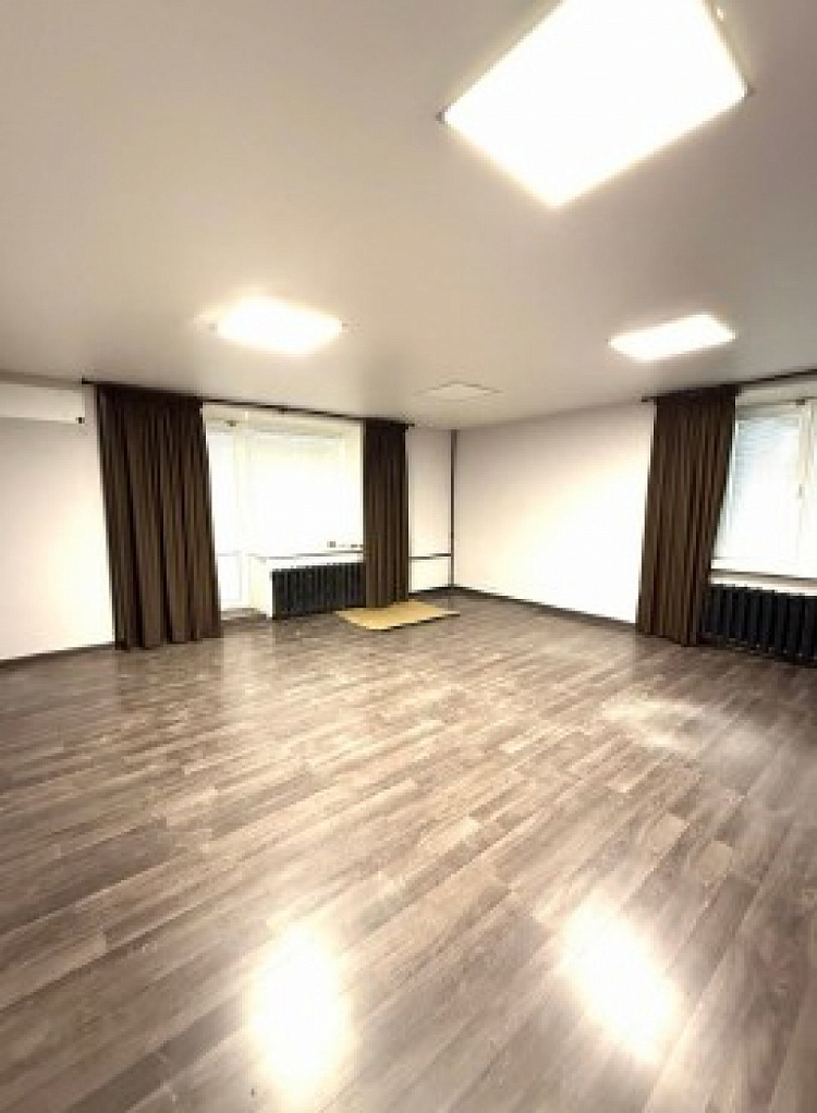 Продажа торгового помещения Жилое здание 