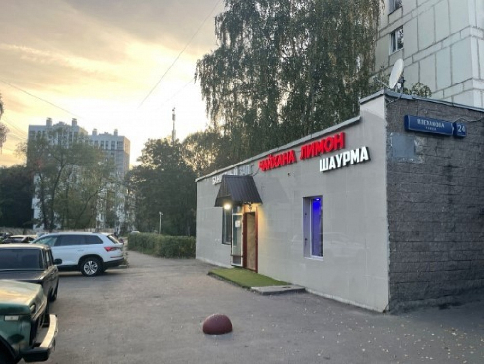 Продажа торгового помещения Жилое здание 