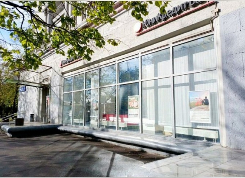 Аренда торгового помещения Жилое здание 