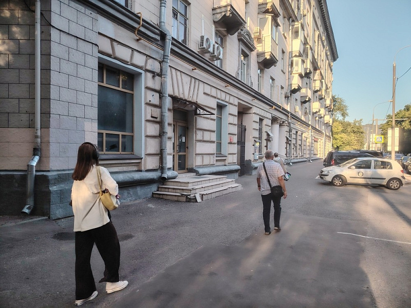 Аренда торгового помещения Жилое здание 