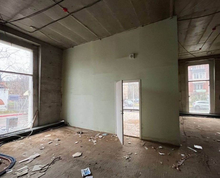 Продажа торгового помещения Жилое здание 