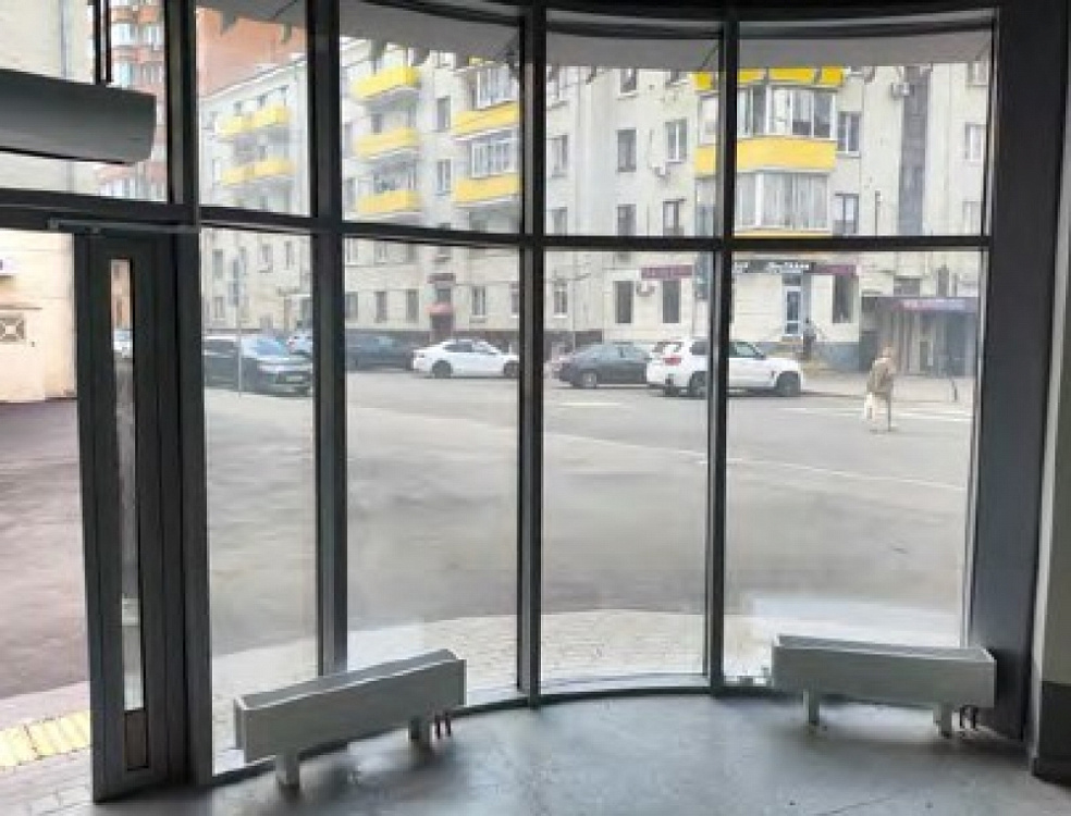 Аренда торгового помещения Деловой центр у метро