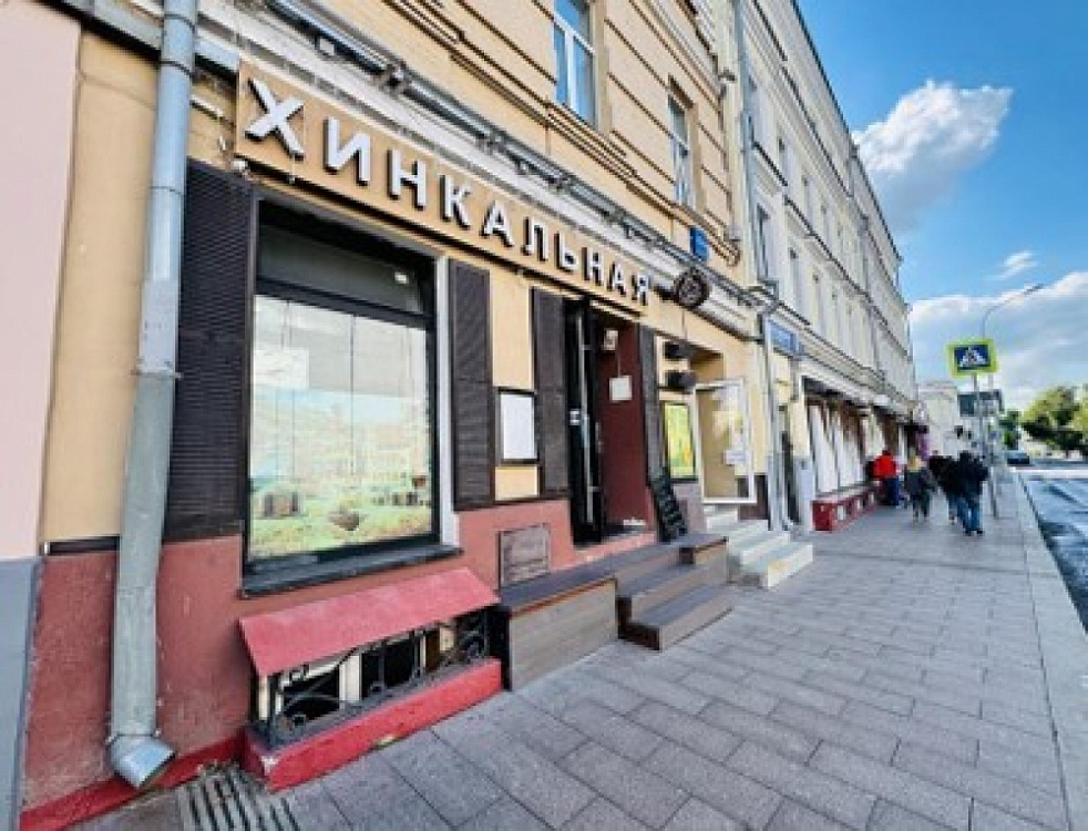 Аренда торгового помещения Жилое здание 