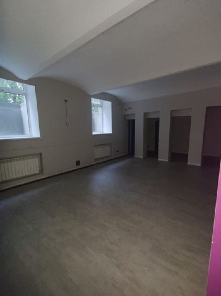 Продажа торгового помещения Жилой дом 