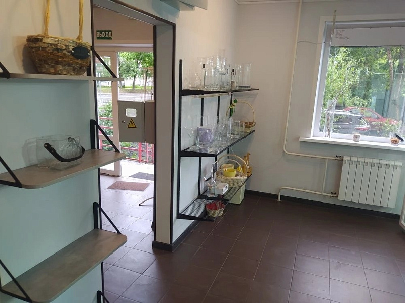 Продажа торгового помещения Жилое здание 