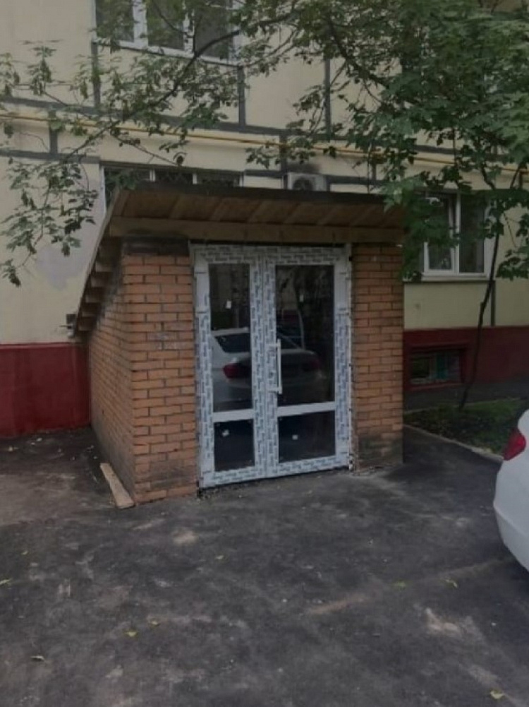 Аренда торгового помещения Жилое здание