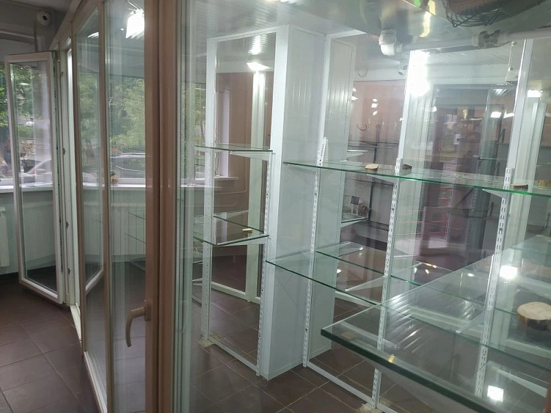 Продажа торгового помещения Жилое здание 