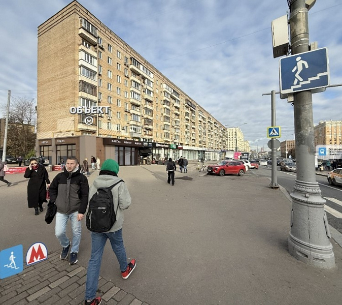 Продажа торгового помещения Жилое здание 