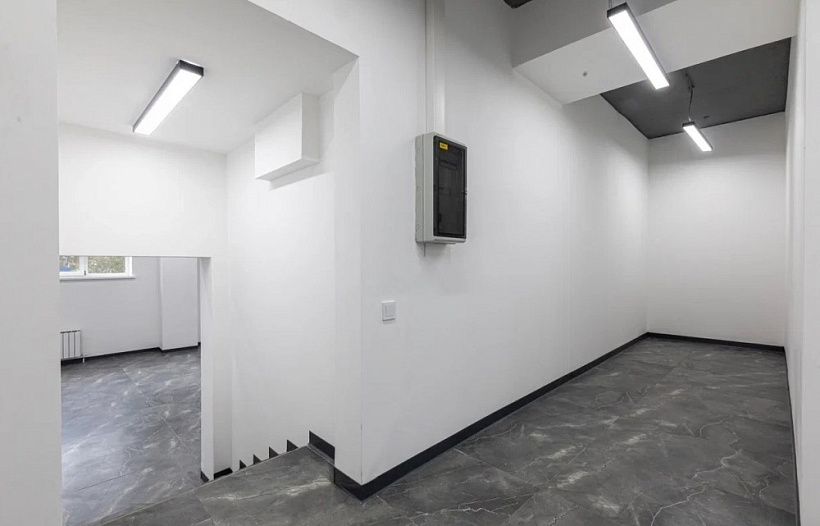 Продажа торгового помещения Жилое здание 