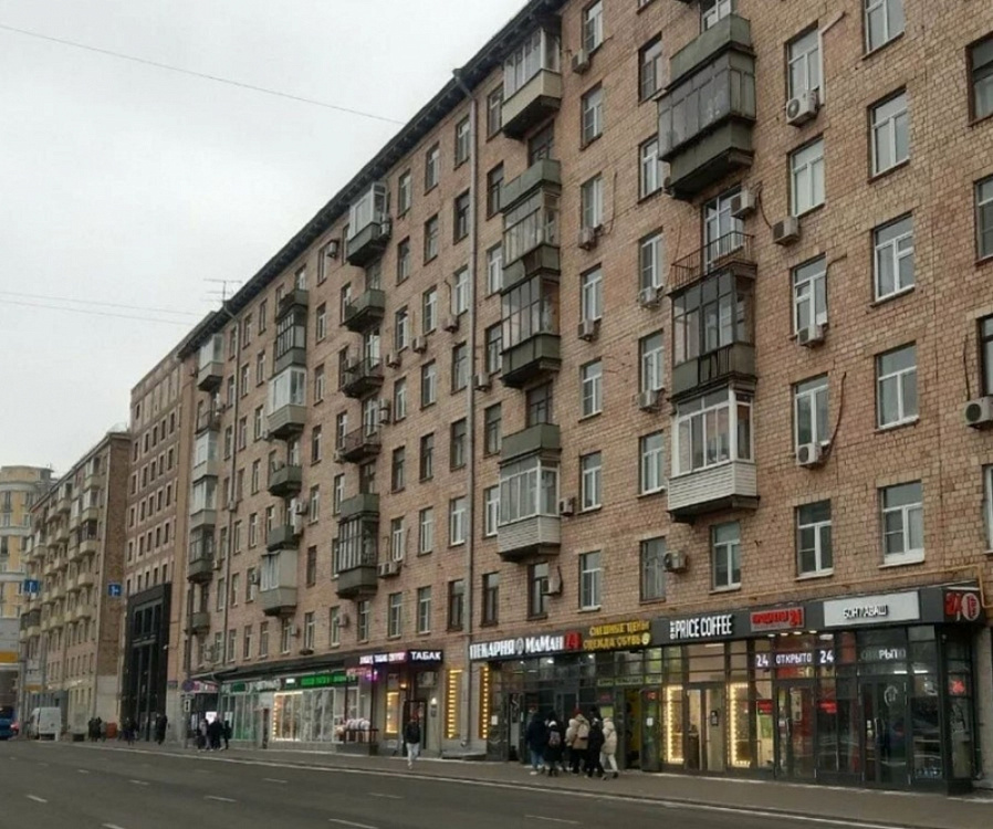 Аренда торгового помещения Жилое здание 