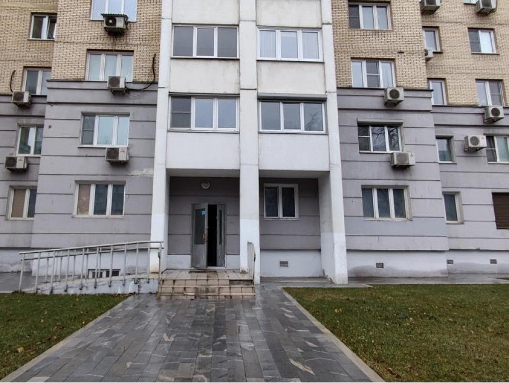 Продажа торгового помещения Жилое здание 