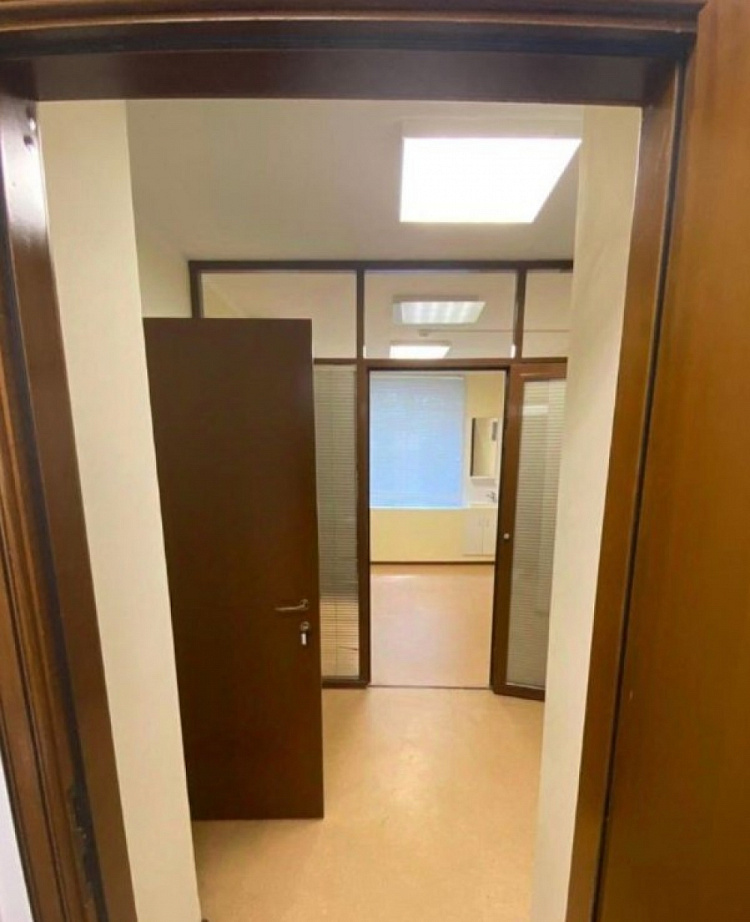 Аренда торгового помещения Жилое здание 